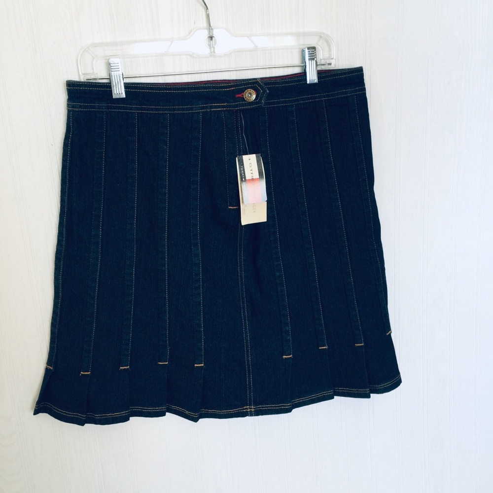 NWT Tommy Hilfiger pleated Jean skirt
